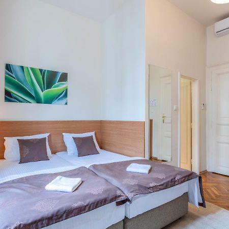 Booking En Suite Belgrad Exterior foto