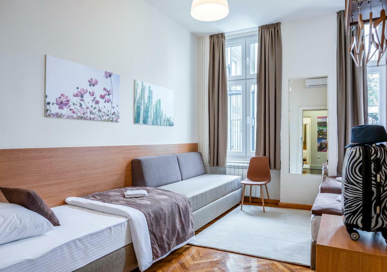 Booking En Suite Belgrad Exterior foto